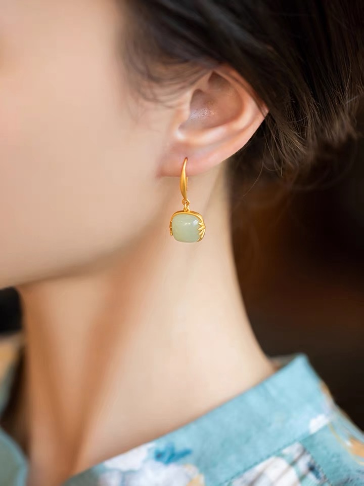 One Thought Pure silver ancient Method gold Hetian jade earrings, women's light luxury high-end earrings, stud earrings and earrings, Mother's Day 091 gift details Picture