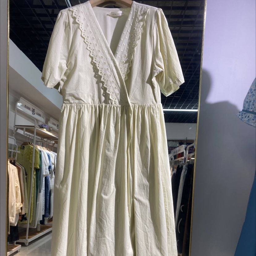 淑女气质    韩版   白色  棉材质  连衣裙
