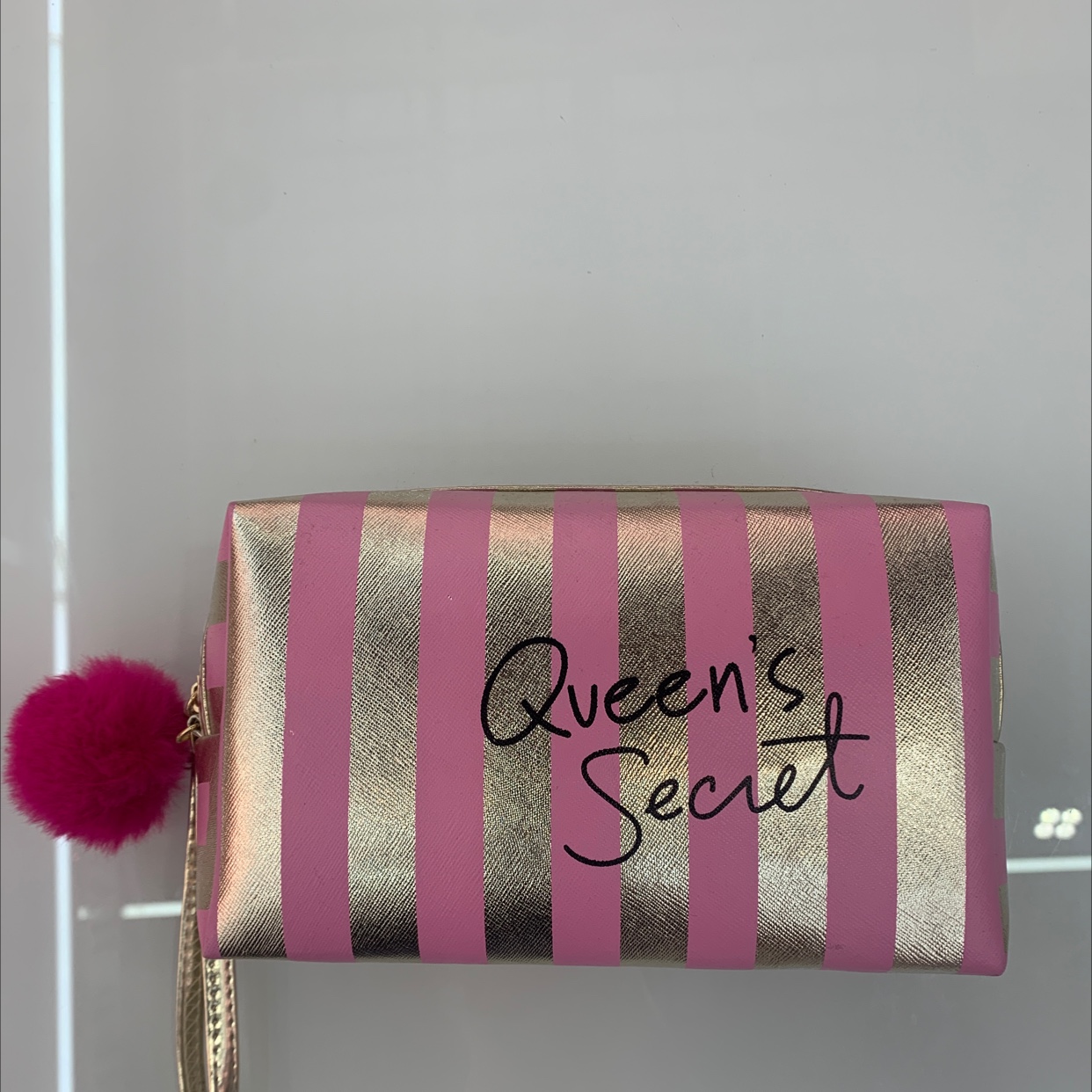 Single New Striped Makeup Bag full figure