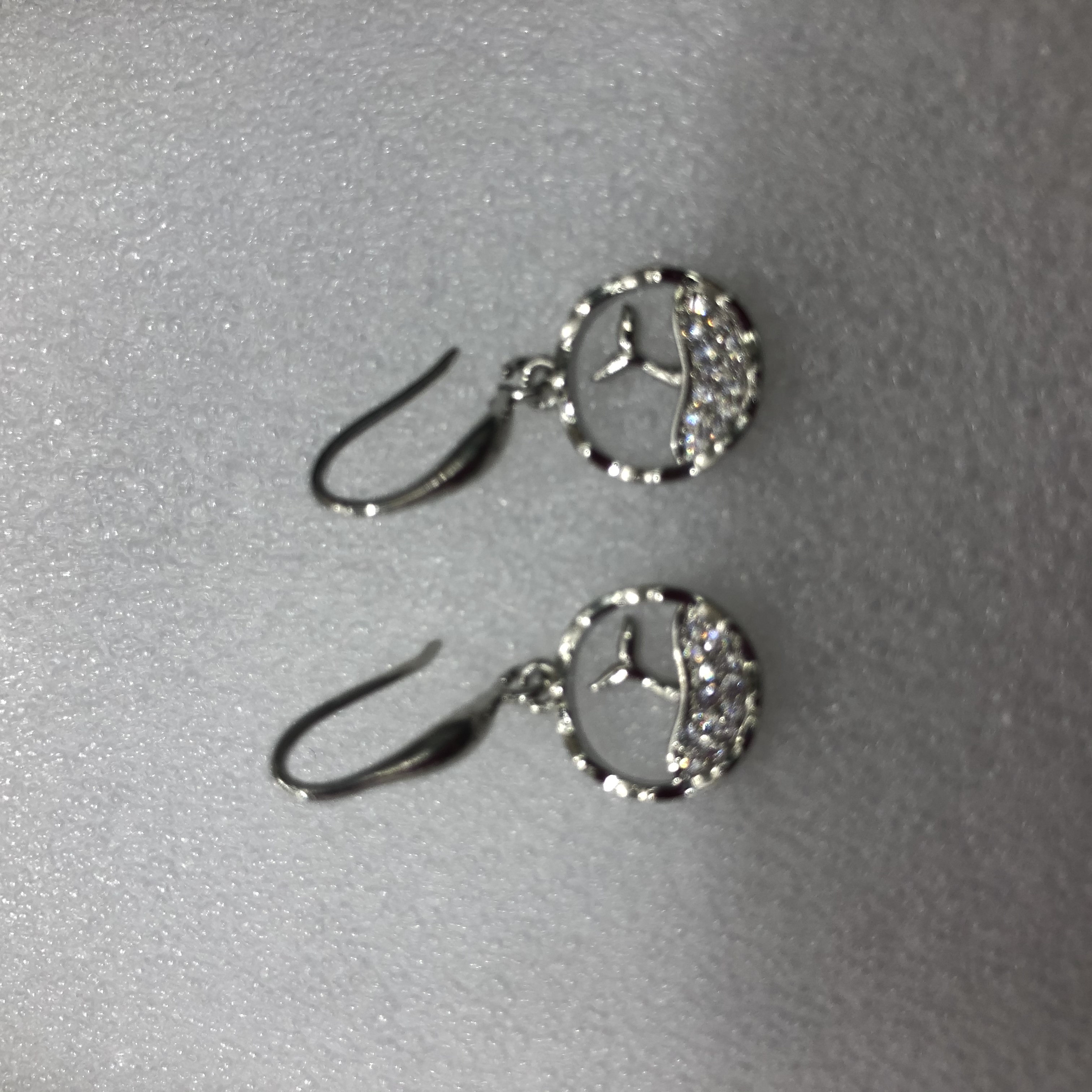 New ear hook zircon inlaid fishtail pendant, fashionable, versatile, high-end and elegant earrings