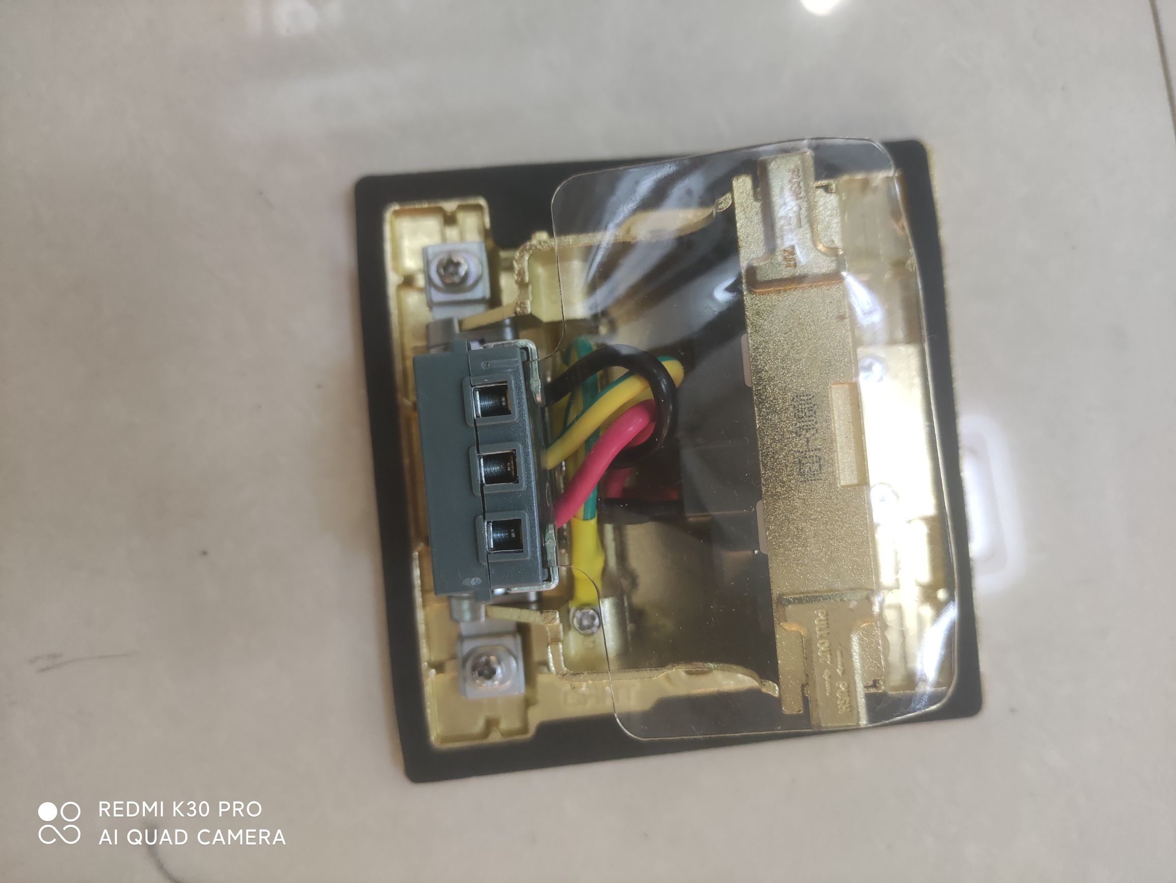 Chint high-end large plate slow-spring five-hole ground insert Item Picture