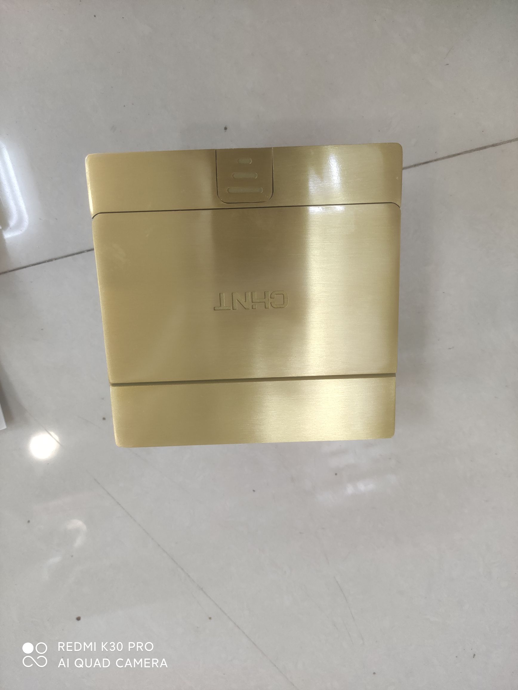 Chint high-end large plate slow-spring five-hole ground insert details Picture