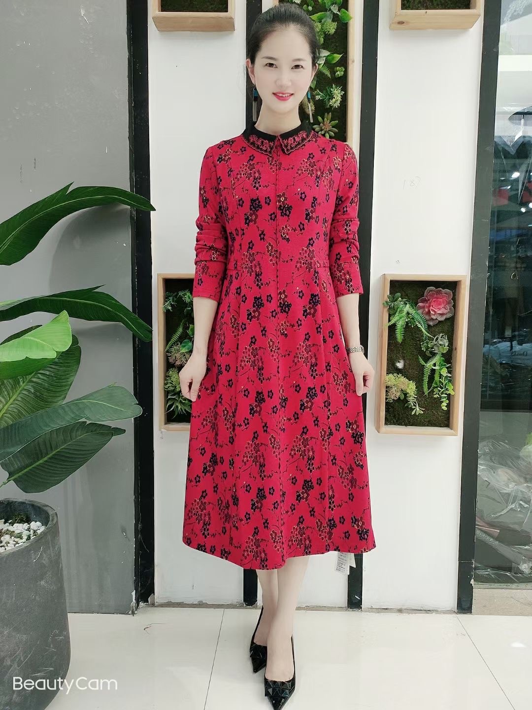 Women's dress details Picture