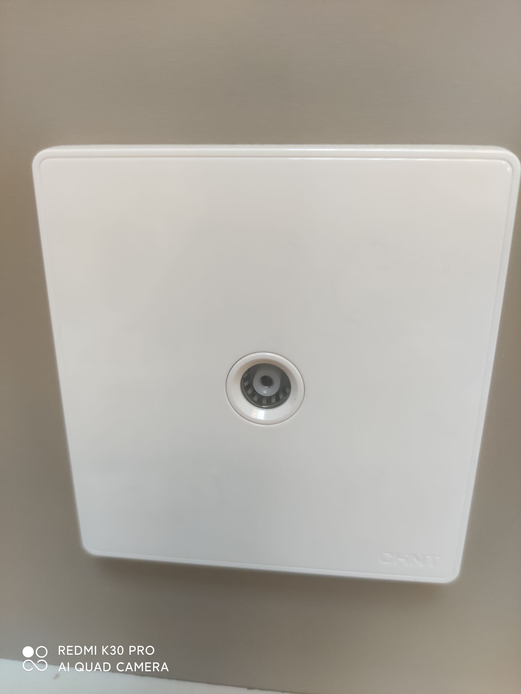 正泰2C白色电视