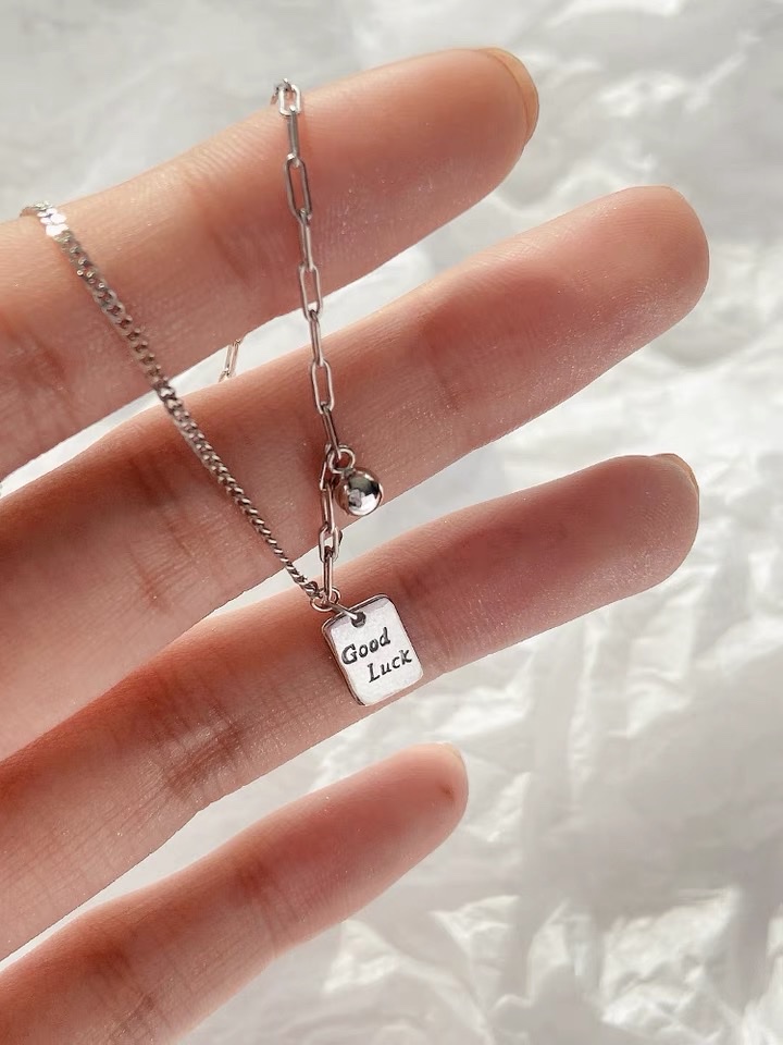925 sterling silver necklace for women's summer 2022 new style, light luxury, high-end design sense, niche letter collarbone chain necklace