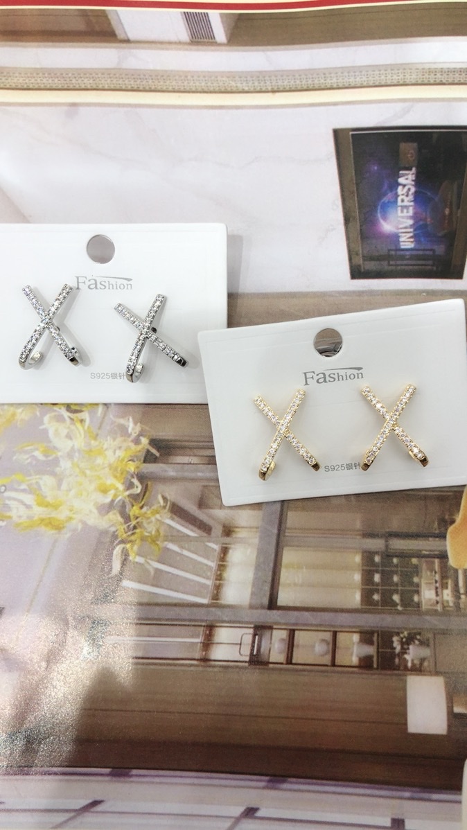 New fashionable, versatile, casual, fresh and classic gemstone earrings, stud earrings and other accessories