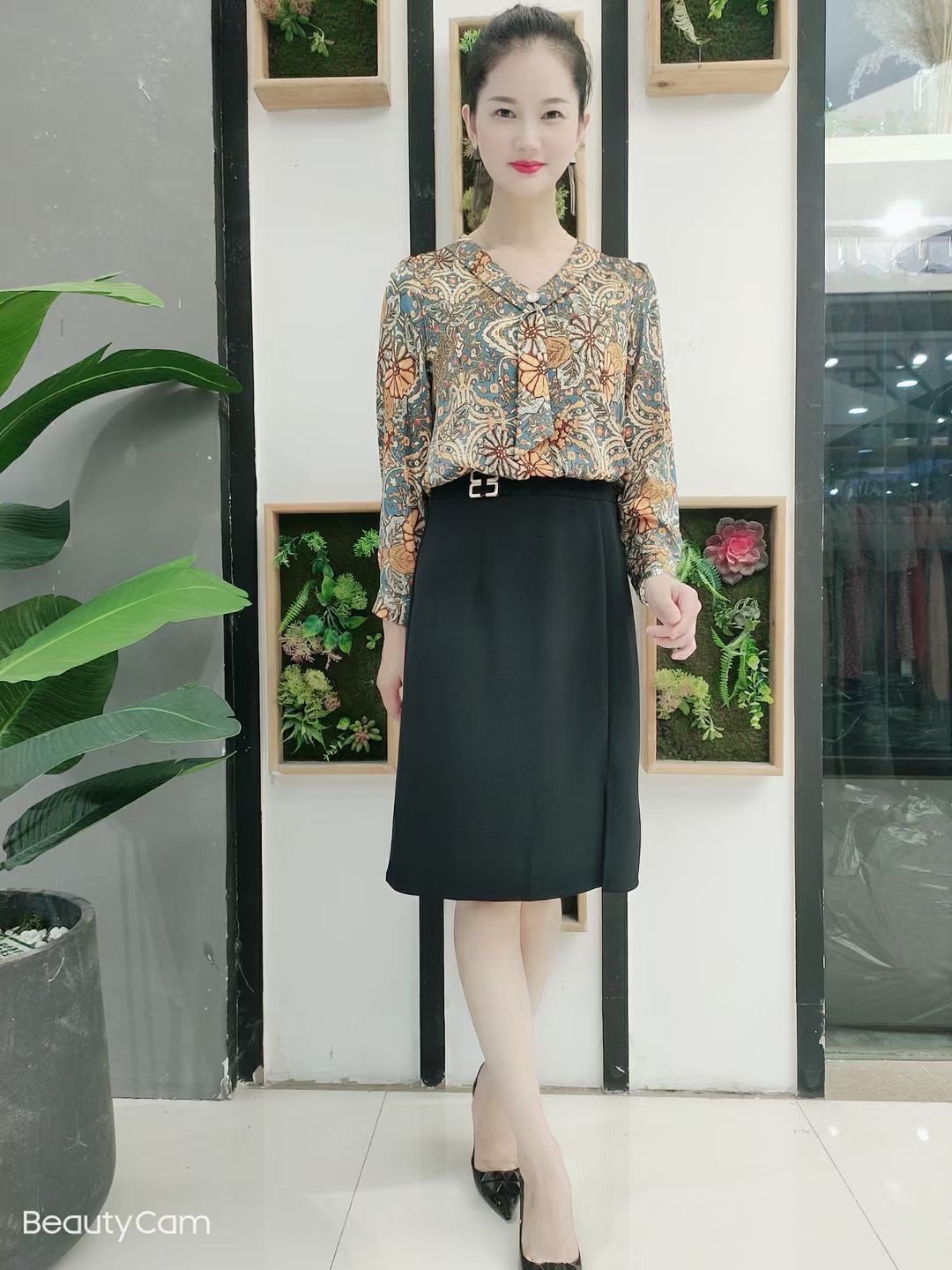 The top is flowery. Application Scenario