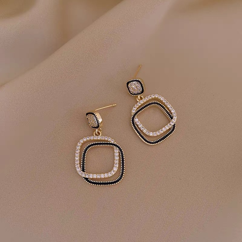 New trendy, light luxury, niche zircon earrings, high-end stud earrings with feminine charm