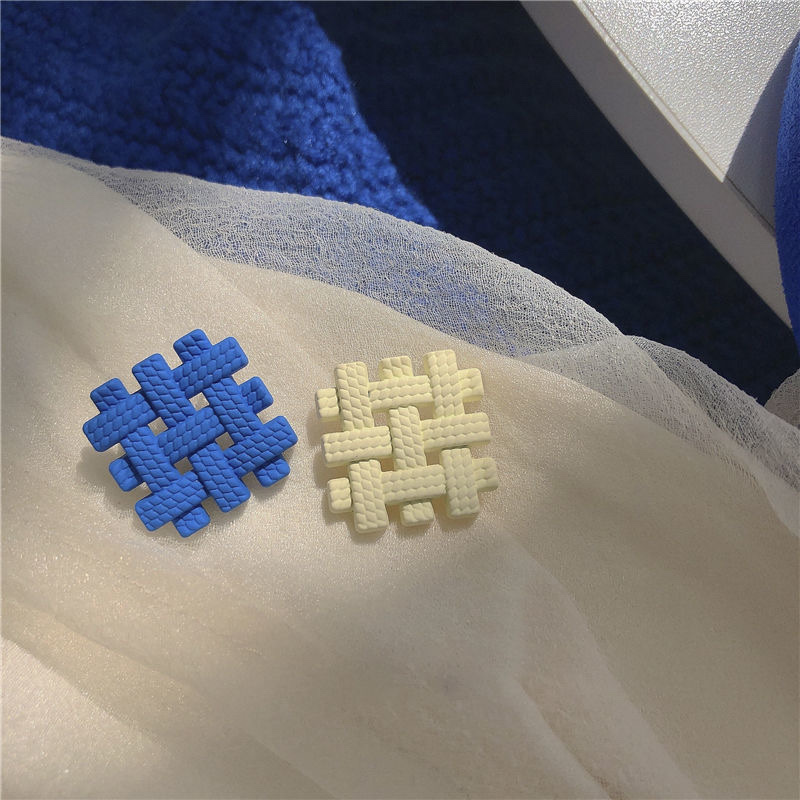 克莱因蓝耳饰白色编织方块不对称耳钉女ins气质小众设计感耳环详情图4