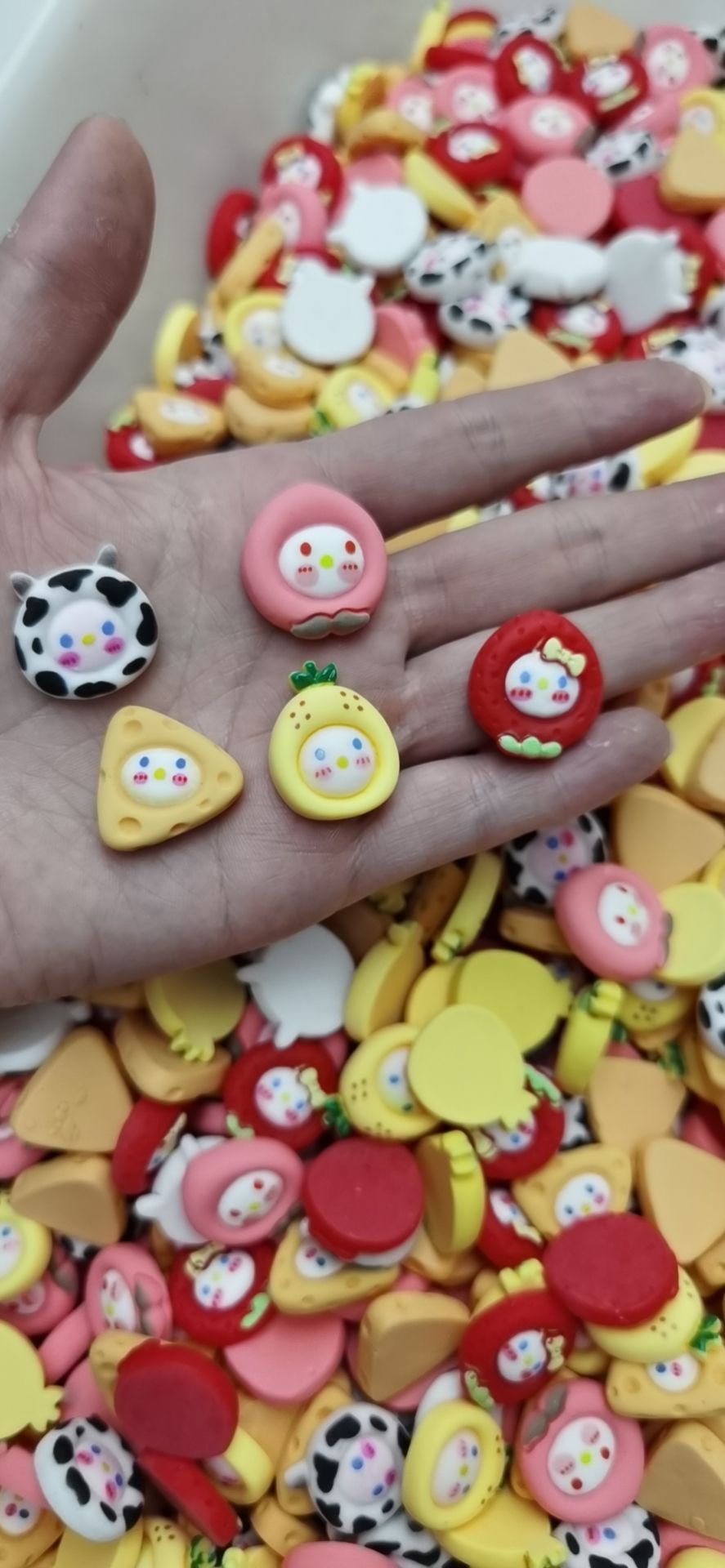 5 types of resin accessories: mixed cartoon and cute plastic mixed frosted resin patch diy lucky bags. Factory direct sales of animal, flower and fruit accessories