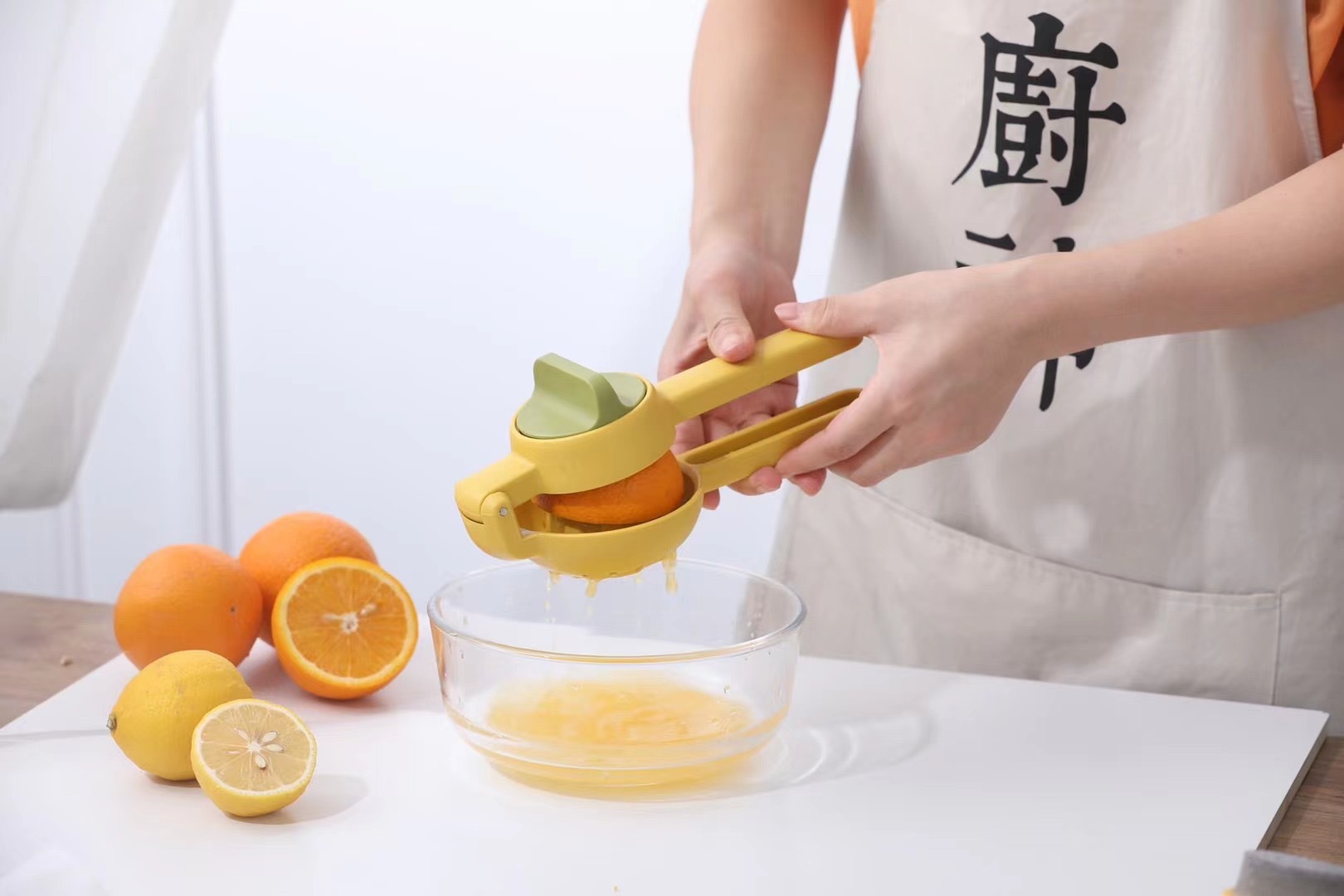 Manual juicer, household juicer, baby machine juicer, mini juicer to make orange juice detail image 6