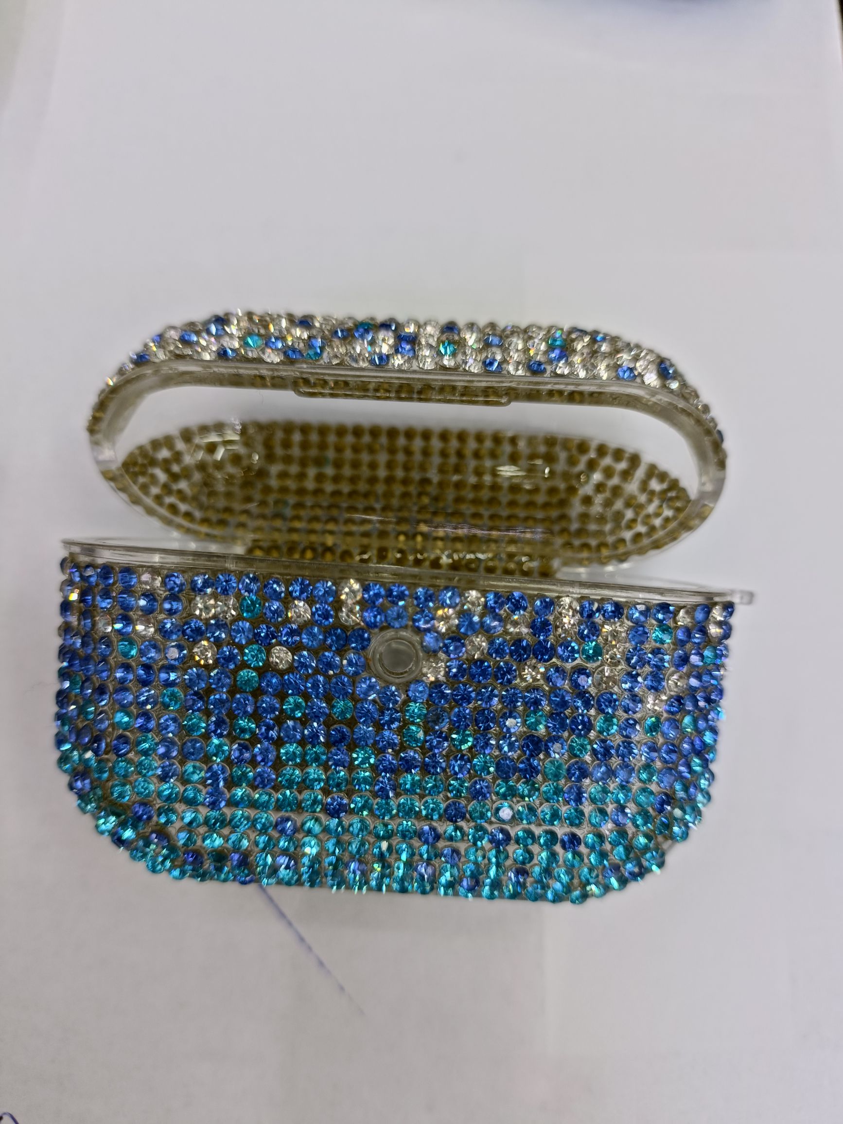 Diamond-encrusted Bluetooth headphone case detail image 11