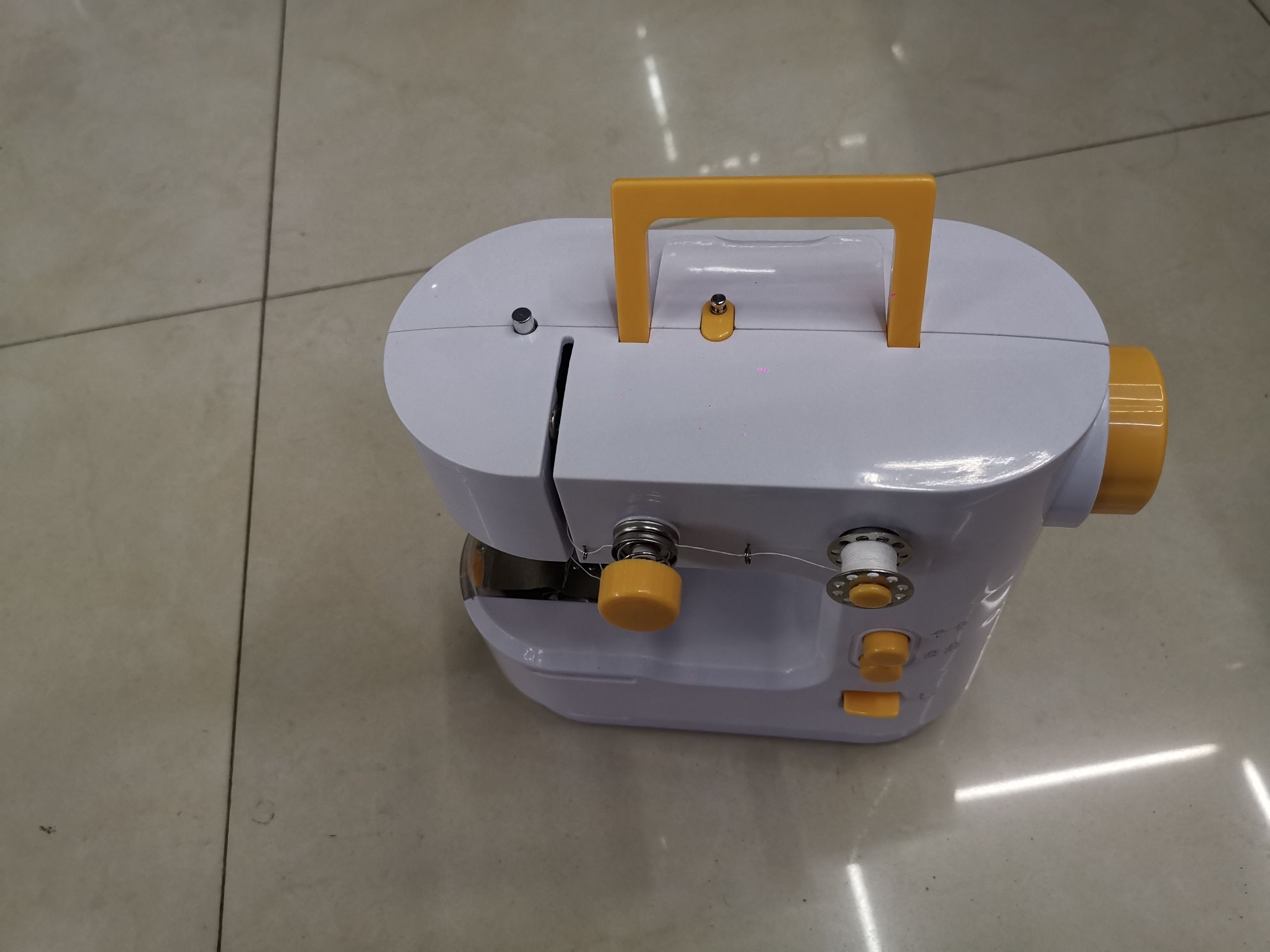 新款微型缝纫机家用腾星手持便携式电动小型多功能迷你小缝纫机详情图4