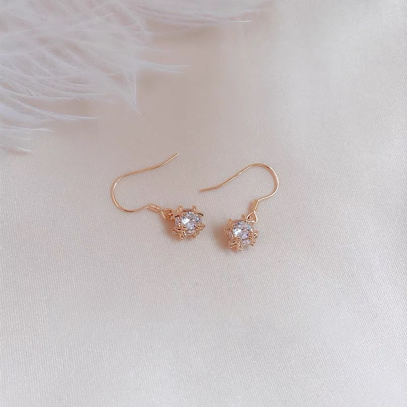 Handmade fresh and delicate zircon diamond ball earrings, small and versatile earrings for women details Picture