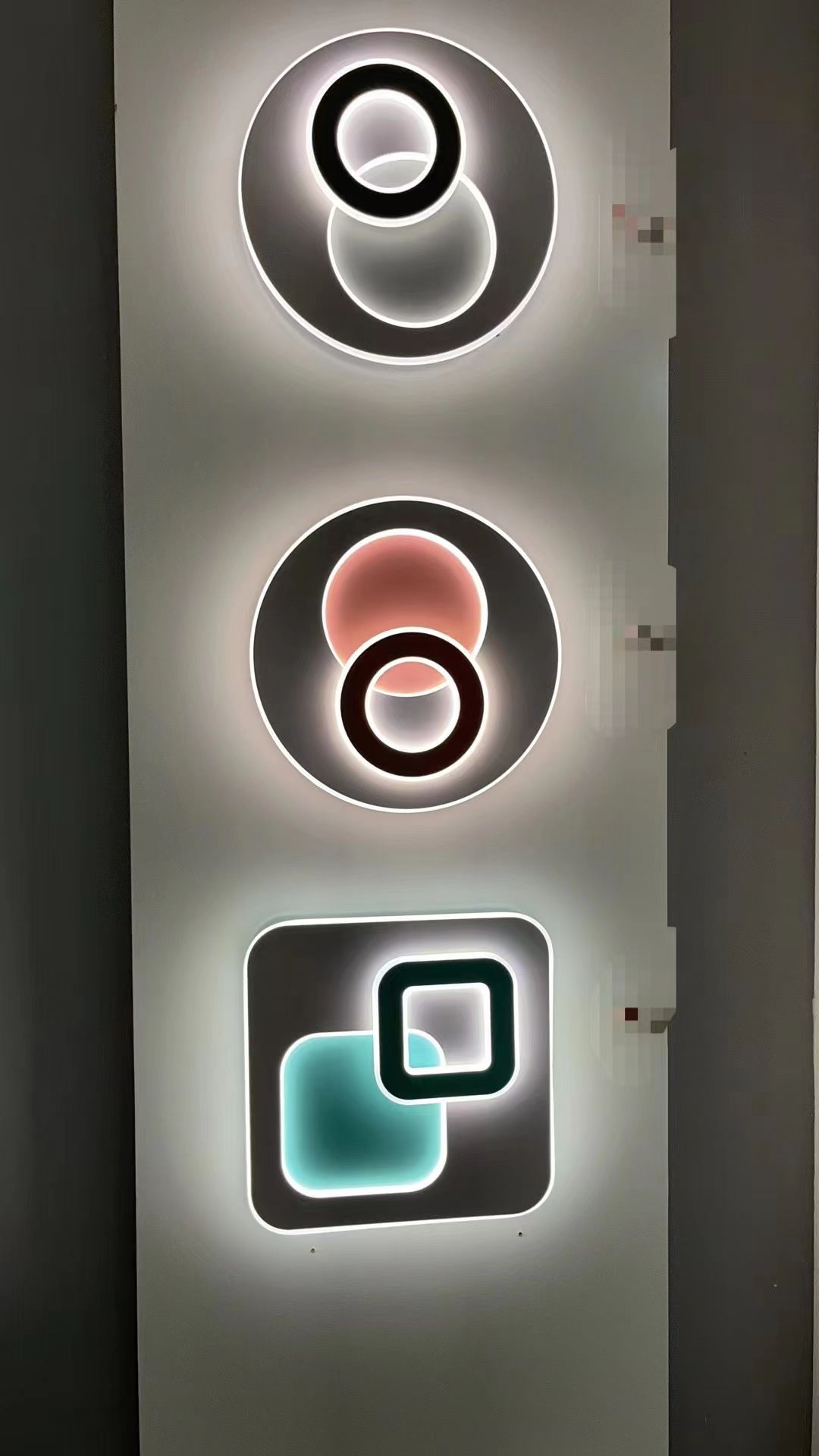 The bedroom lamp of Xi Pu Zhi Guang is round. Square LED dual-color variable light