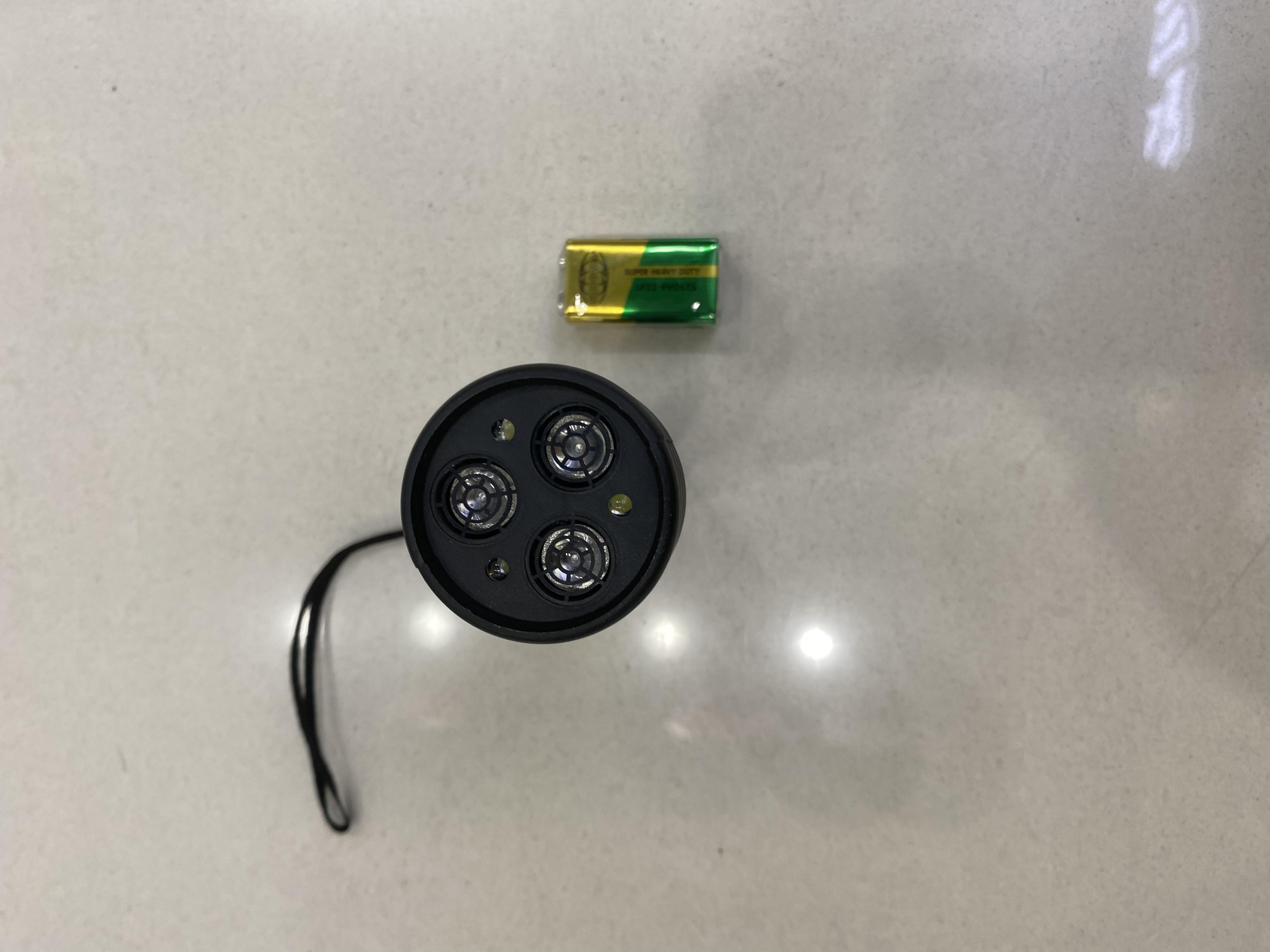 驱虫器白底实物图