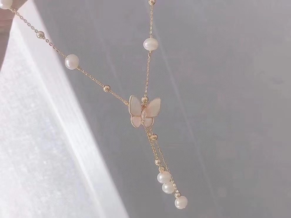 天然白贝母，更显精致，栩栩如生！淡水珍珠项链，灵动可爱～整体就是特别仙，进口注金保色。详情图3