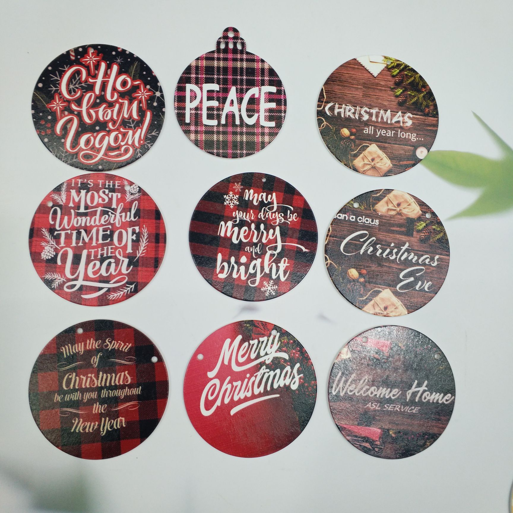 Wood chip printing Christmas decorative pendants and home decoration accessories with various patterns Specification image