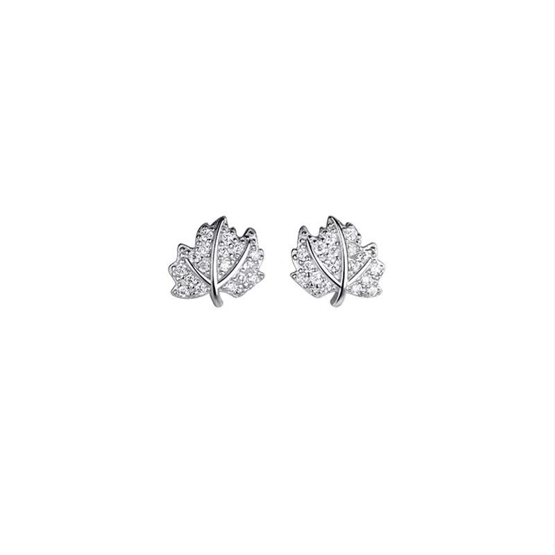 Maple Leaf stud earrings, a niche design for women, exude a sense of high-end elegance. Japanese and Korean light luxury sweet forest-style earrings details Picture