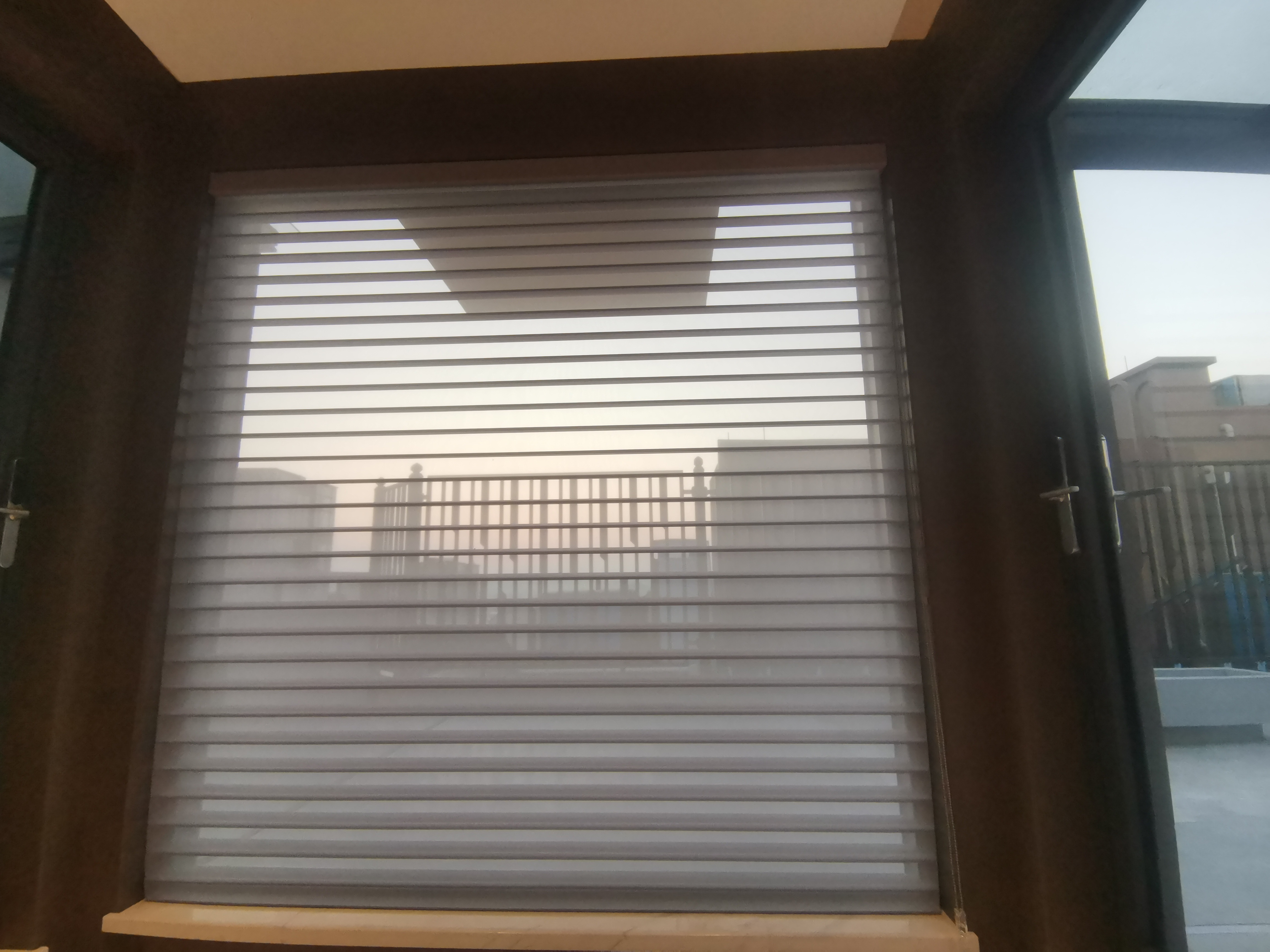 Bingo Soft Furnishing customizable curtains Shangri-La blinds "Enter Shangri-La" details Picture