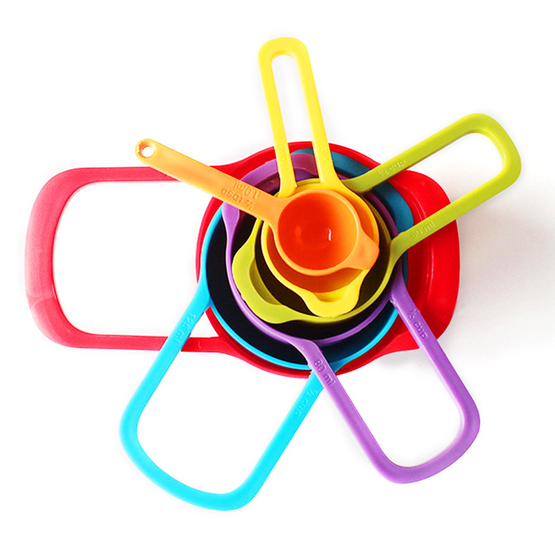 Measuring cup baking supplies, colored plastic measuring spoons, measuring cup set, flavored coffee, kitchen DIY measuring spoon six-piece set Application Scenario