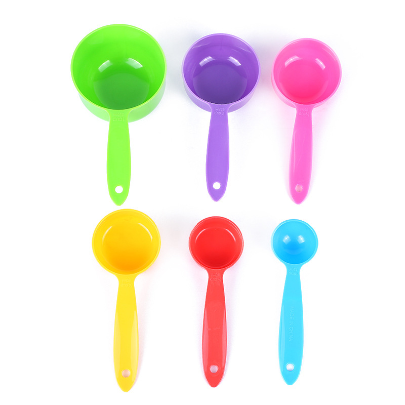 Colored measuring spoons, measuring cups, plastic measuring spoons, salt measuring spoons, measuring spoon sets, large sets of baking tools Application Scenario