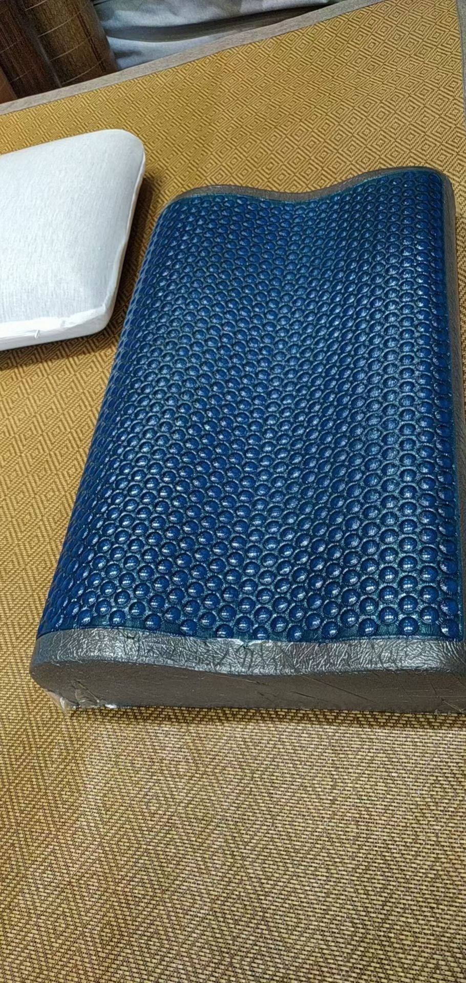 Gel Pillow full figure