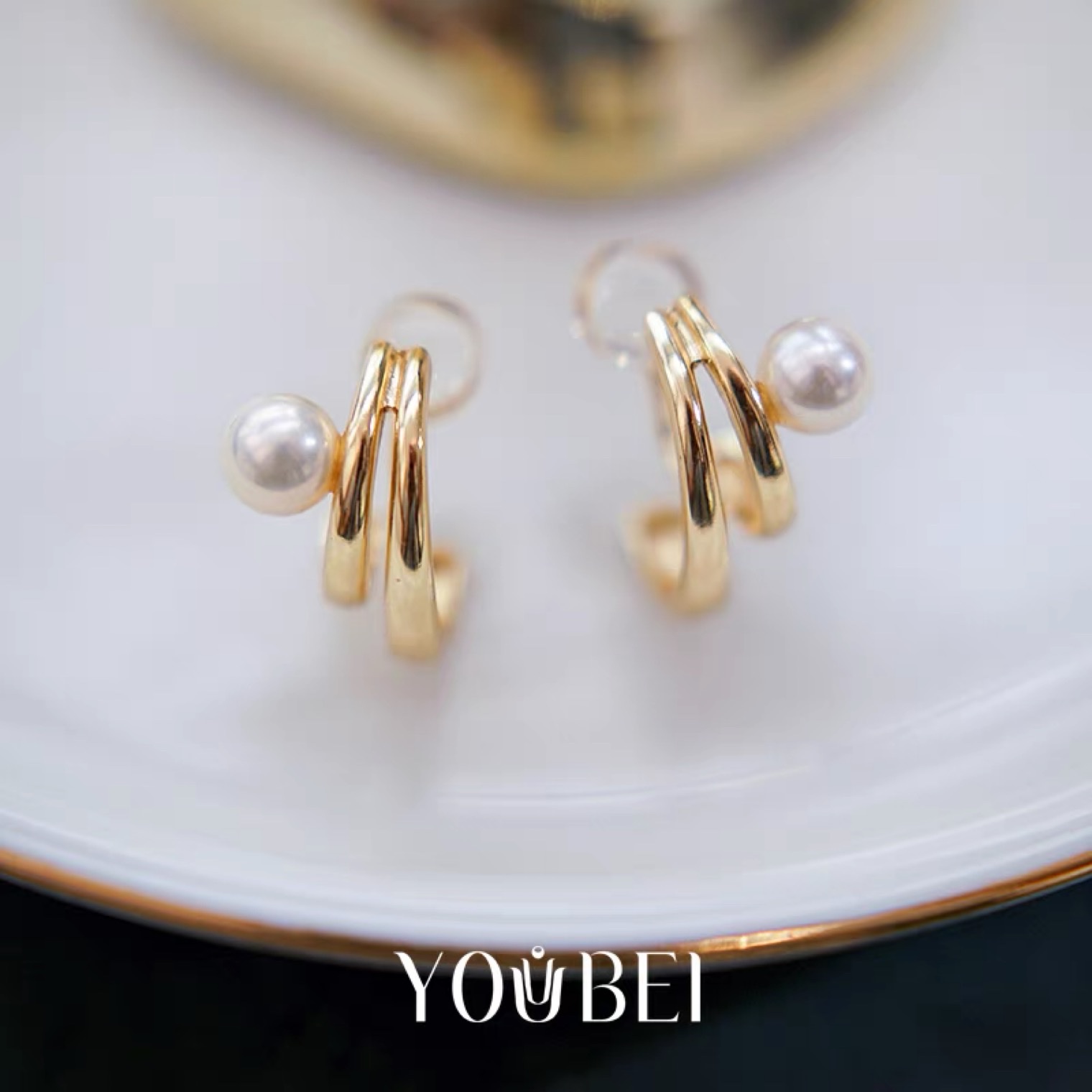 Wanfeng. Natural pearl, no ear holes, mosquito-repellent incense plate, silicone ear pads, ear clips, earrings, simple pure silver earrings for women