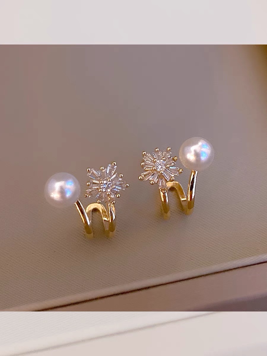 Fireworks ~ Fashionable earrings, Korean style, Internet celebrity, exquisite and versatile stud earrings, women's high-end sense, niche design sense earrings