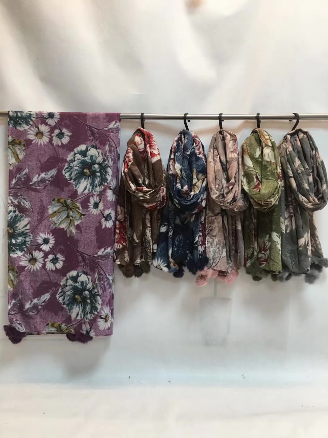 New Print Fashion Scarf Shawl With Hairball Large Scarf Scarf Bib Selling Explosive Recommended full figure