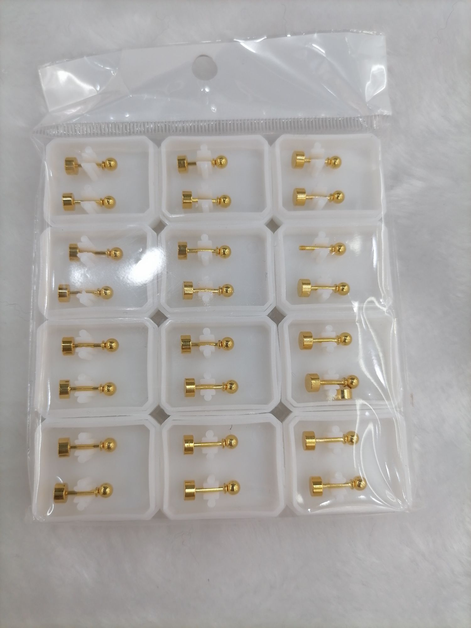Titanium steel golden solid round (small) ear studs detail image 3