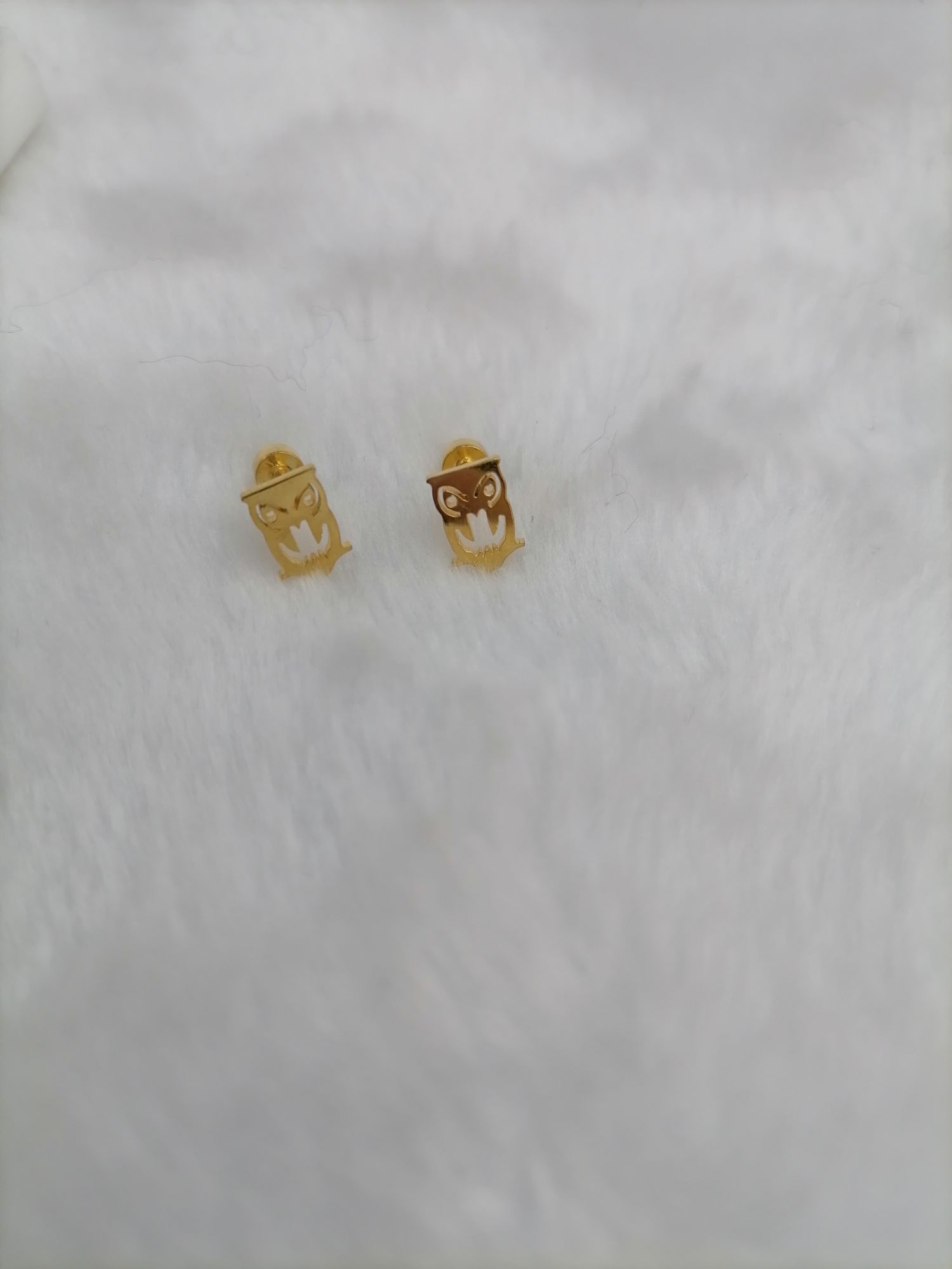 Titanium steel gold owl hollowed-out ear studs detail image 3
