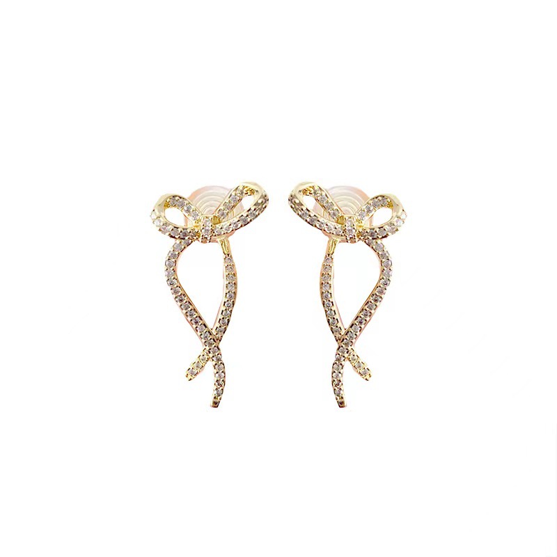 French bow mosquito repellent coil ear clip for women, no ear holes, high-end design, niche luxury, painless earrings detail image 5