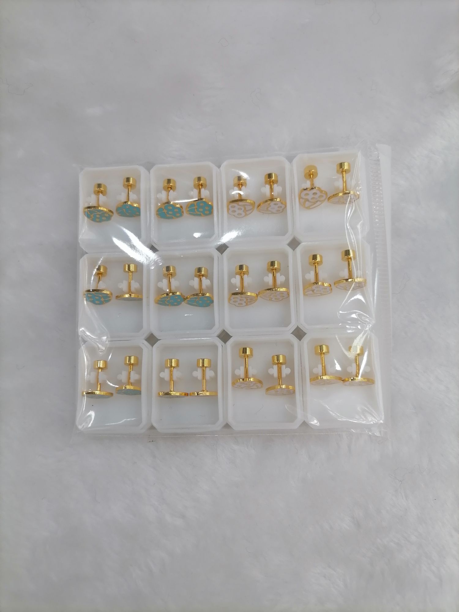 صُلب التيتانيوم بالذهب والصلب Specification image