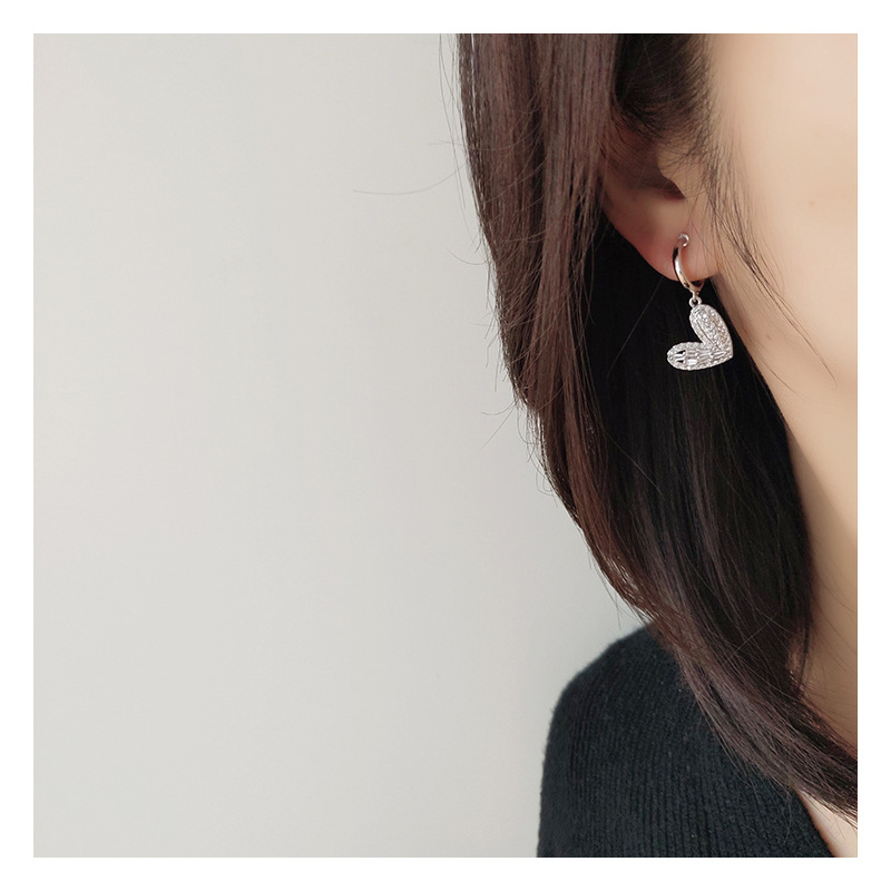 Love mosquito-repellent incense plate ear clips, no ear holes, high-end design sense, niche light luxury, retro style, painless ear clips details Picture