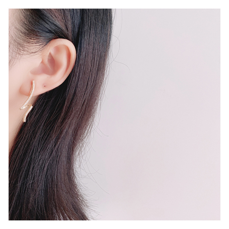 Twisted curve ear clips, no ear holes, women's summer artistic high-end feel, retro cold style, painless mosquito-repellent incense plate earrings details Picture