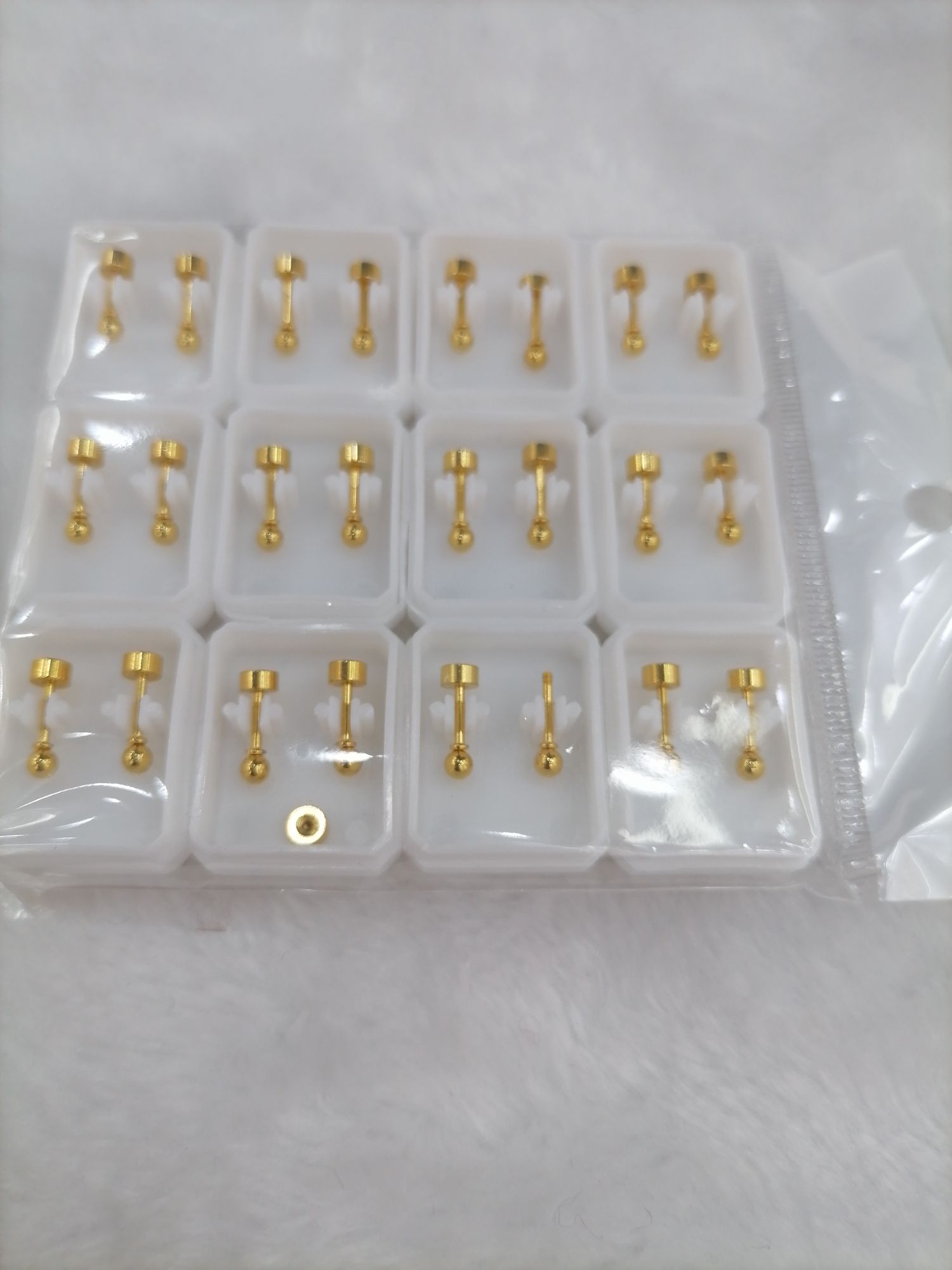 Titanium steel golden solid round (small) ear studs detail image 2
