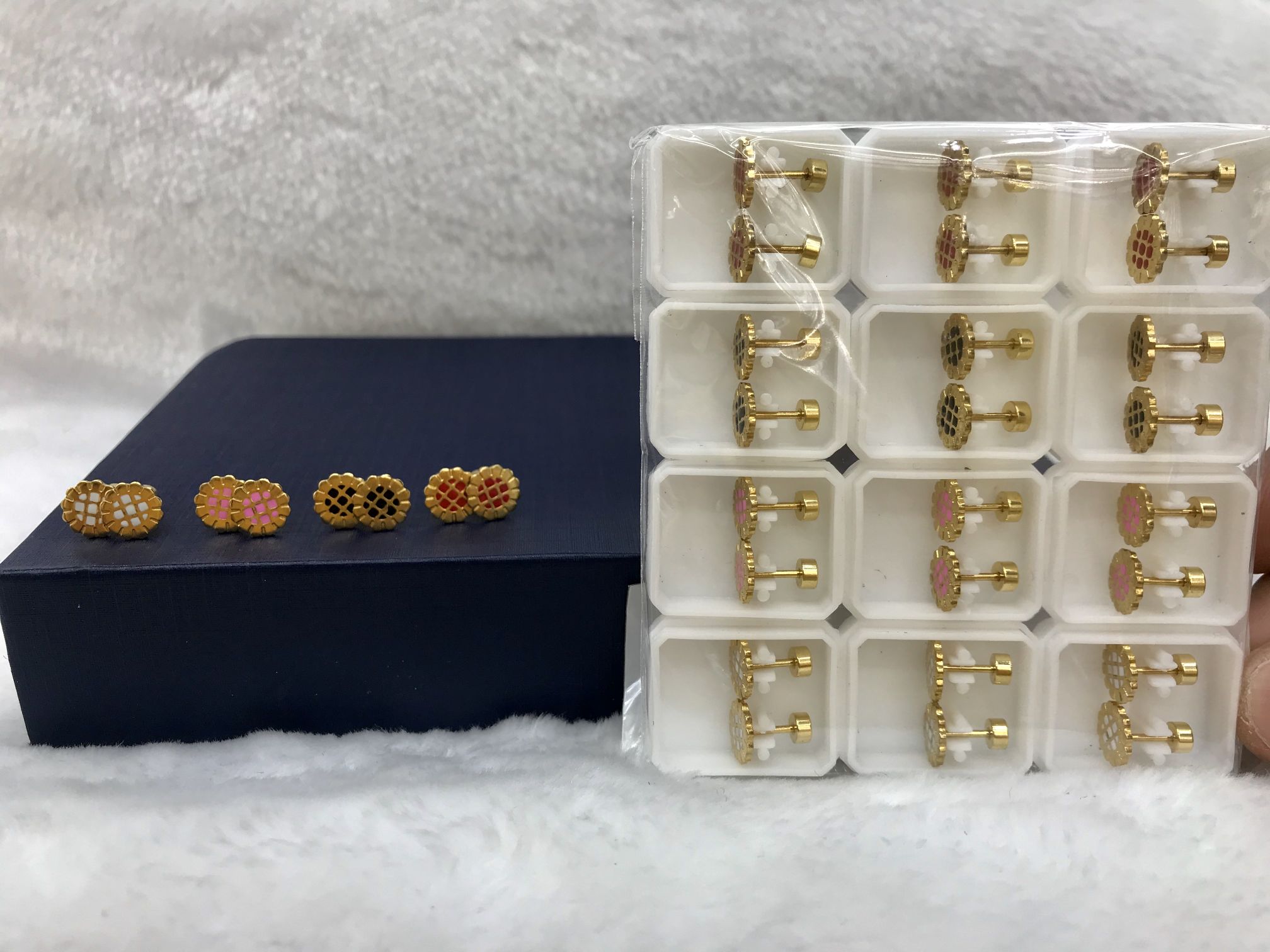 Titanium steel golden sunflower oil-dripping ear studs