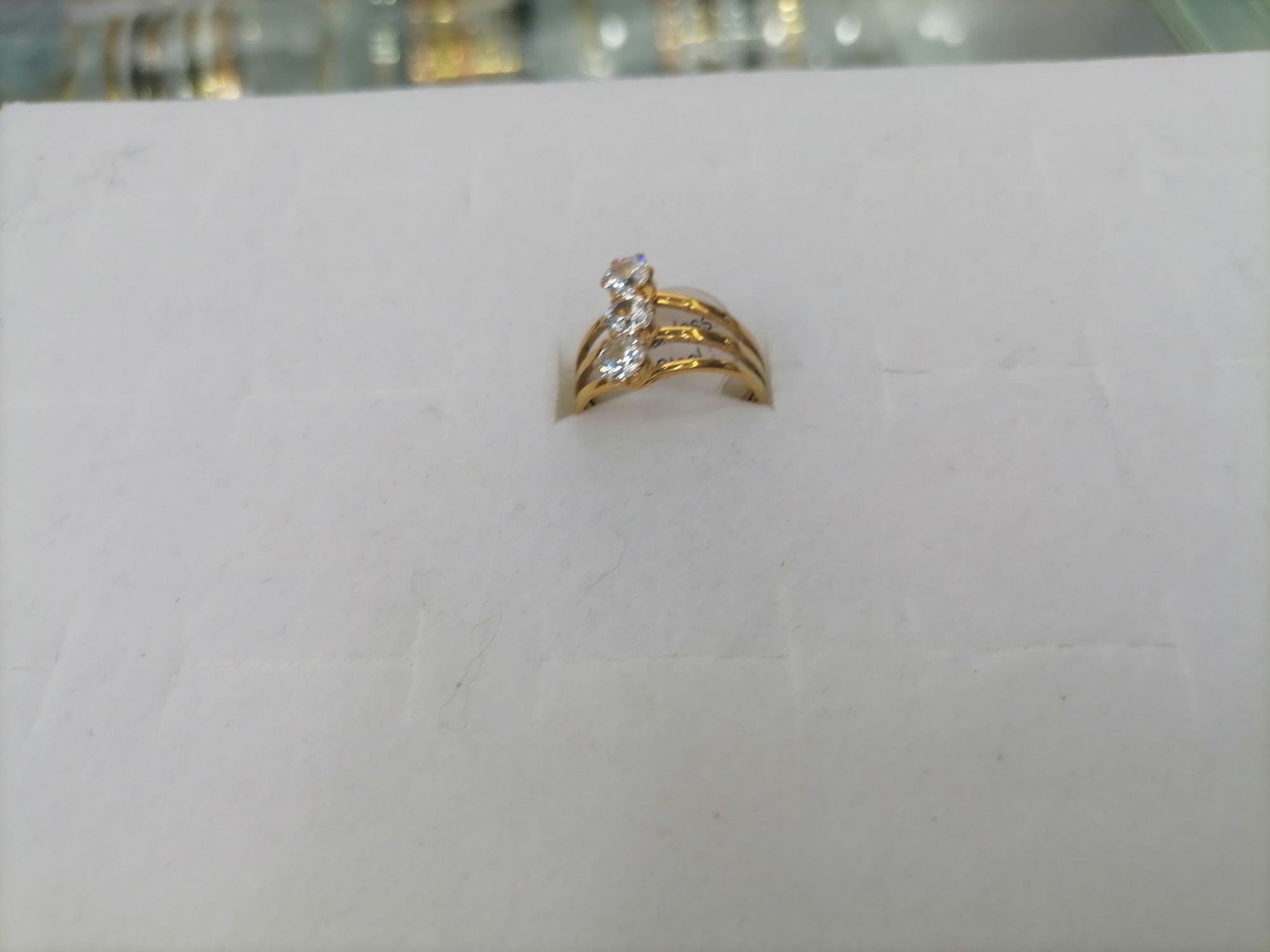 Three rows of titanium steel gold rings with large diamonds detail image 2