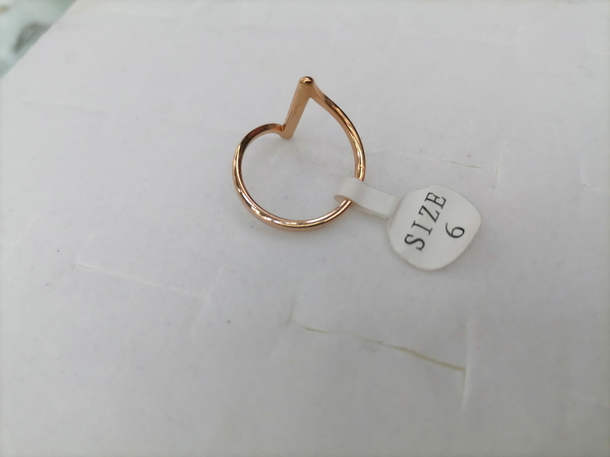 Titanium steel rose gold vertical z ring with diamonds Specification image