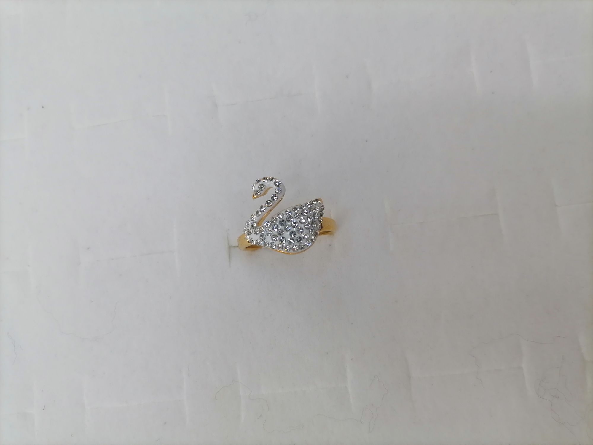 Titanium steel golden swan ring with diamonds Specification image