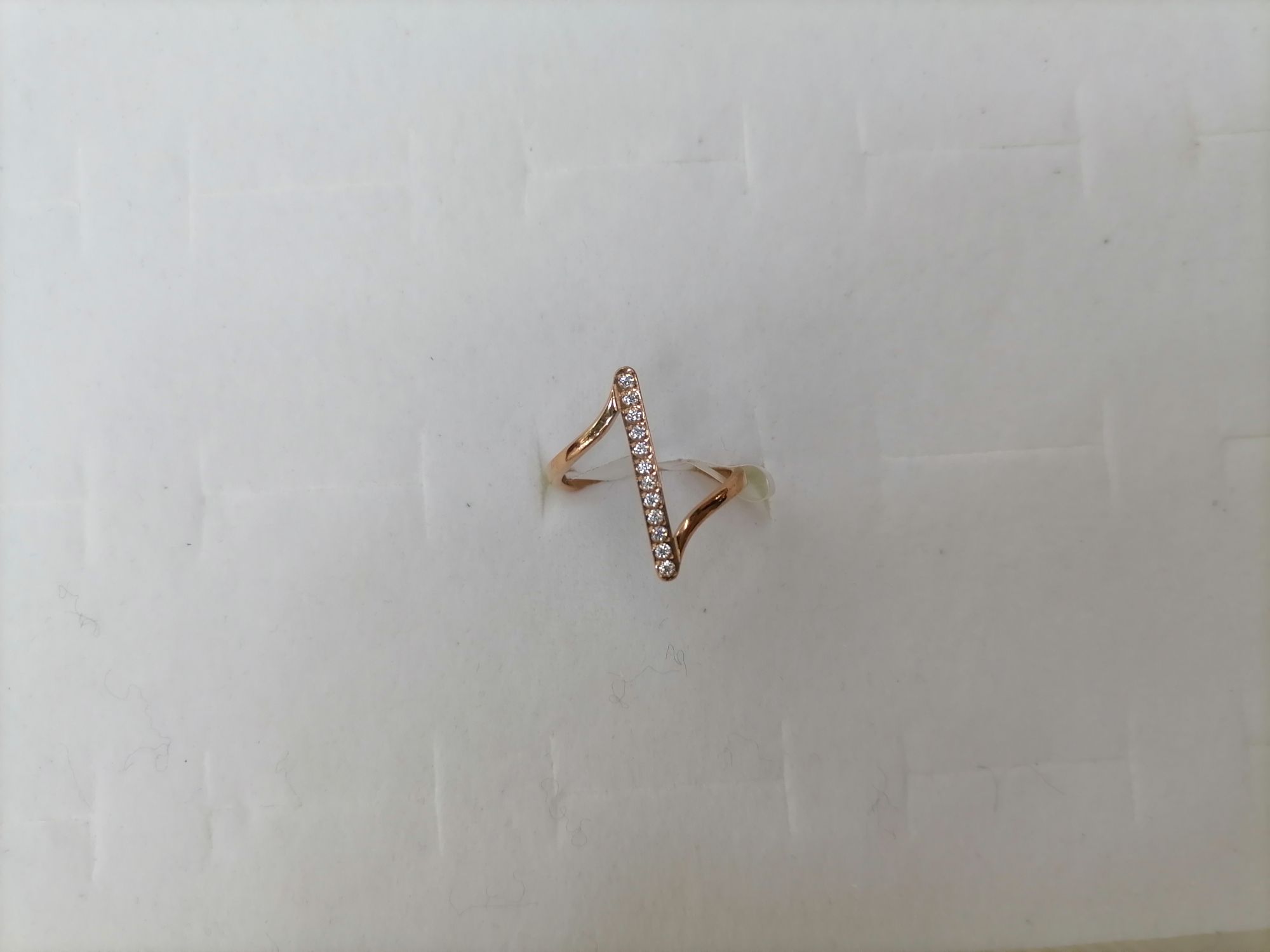 Titanium steel rose gold vertical z ring with diamonds detail image 3