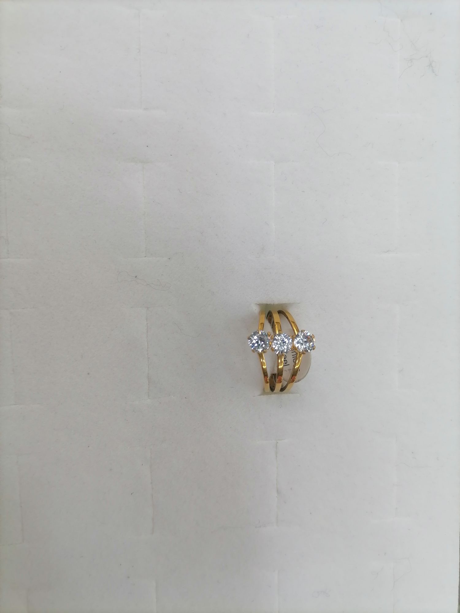 Three rows of titanium steel gold rings with large diamonds