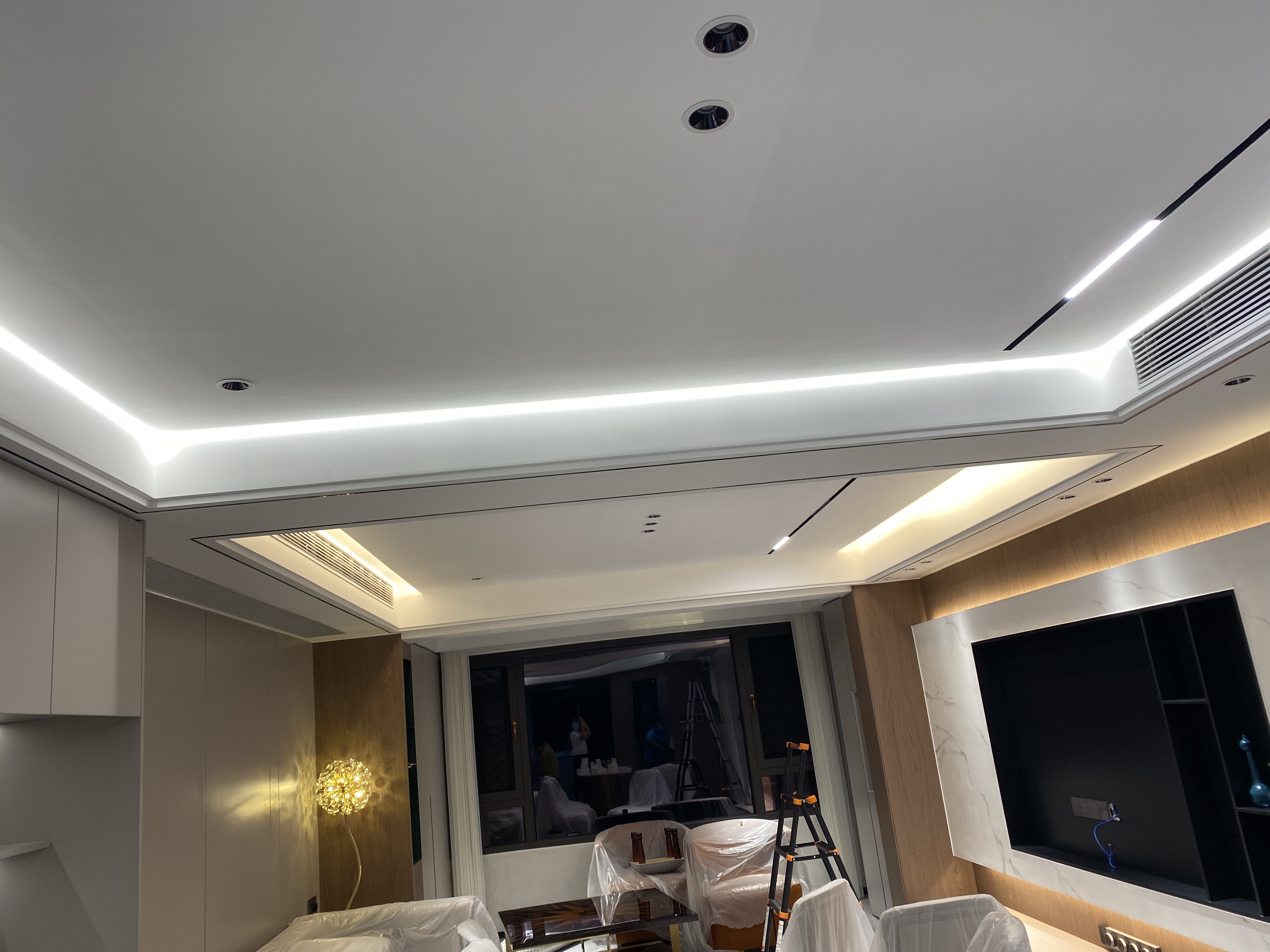 Opple linear lamp