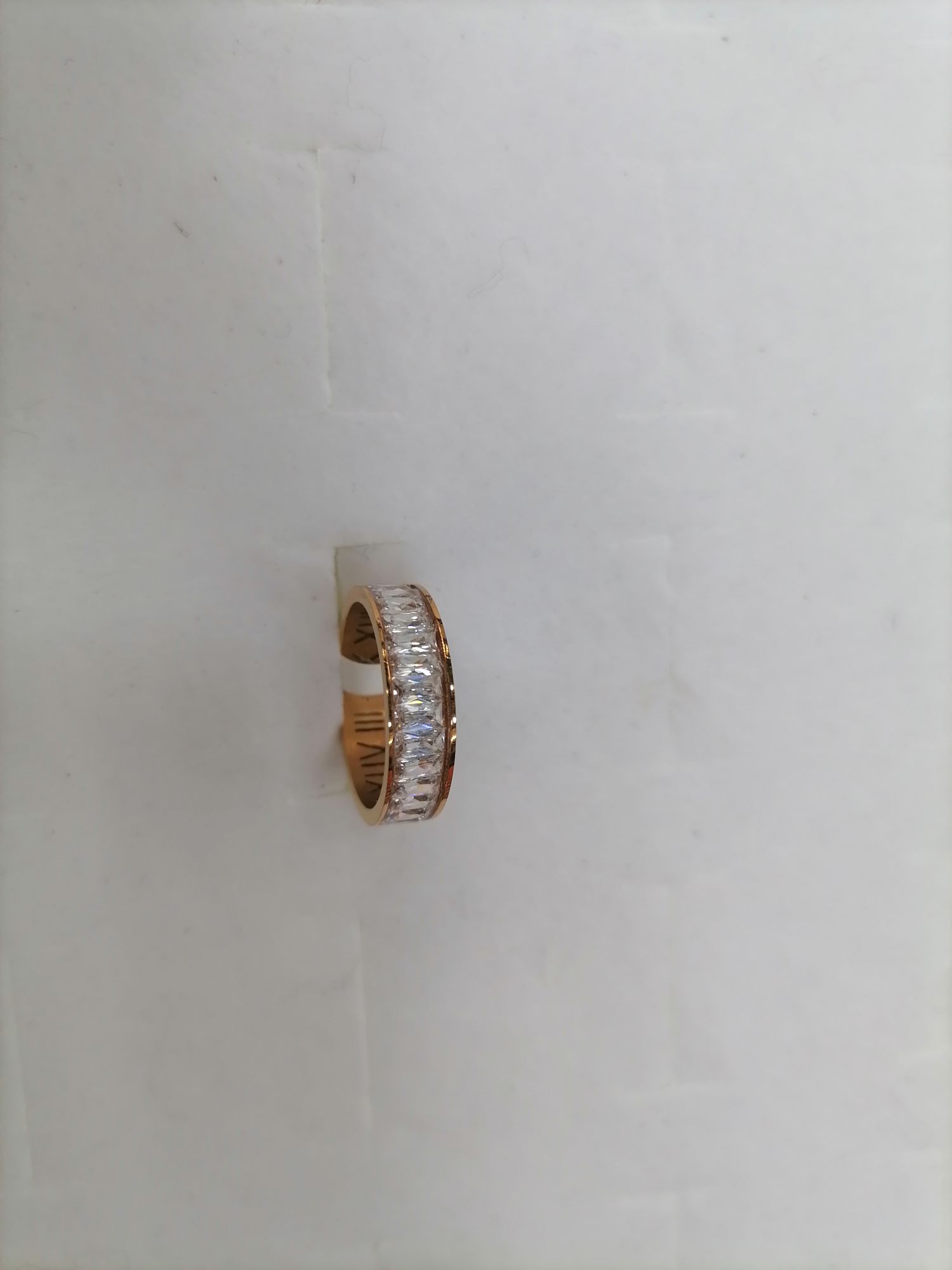 Titanium steel gold vintage clock with diamonds and double-sided rings details Picture