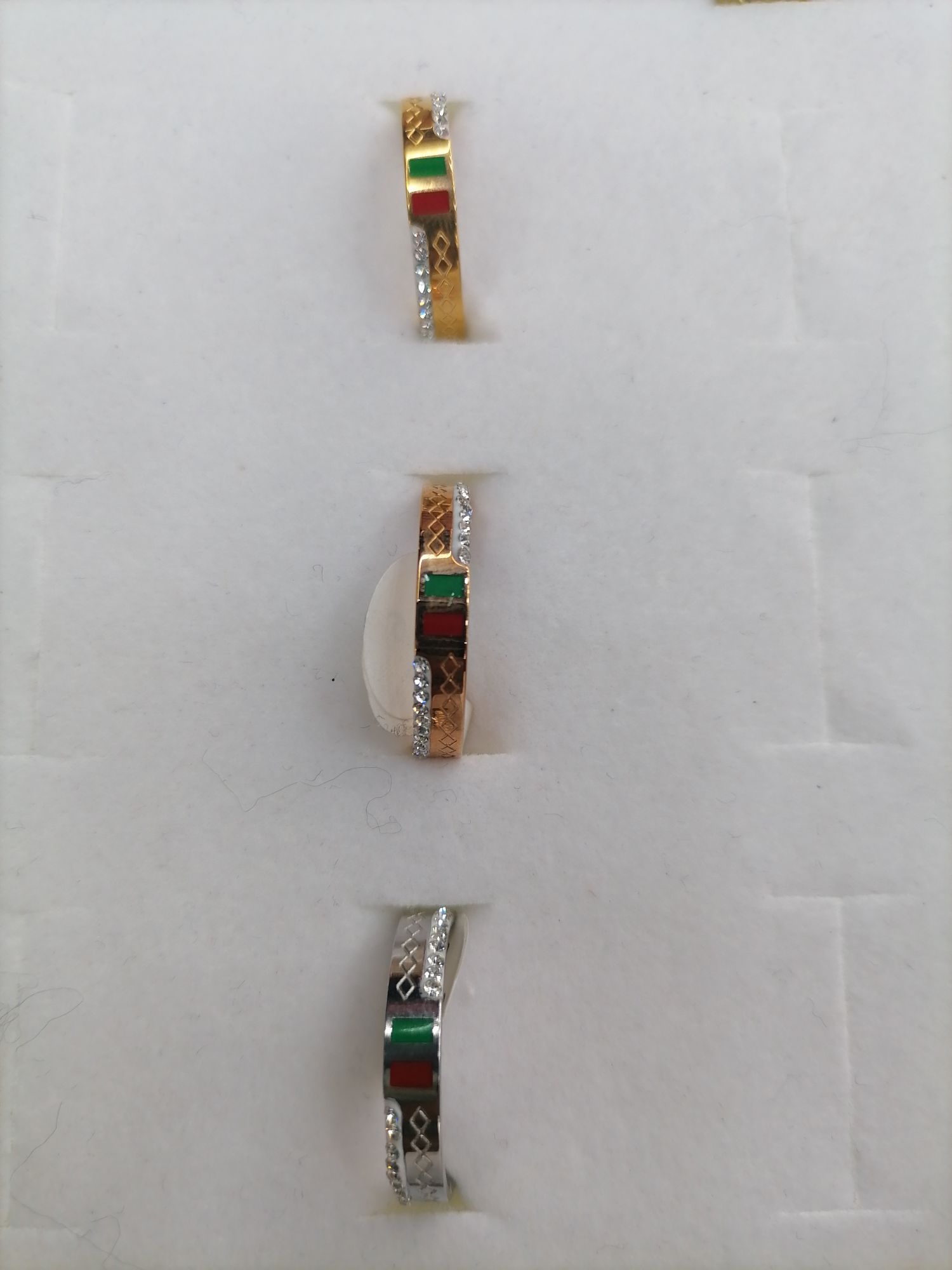 Titanium steel red and green label diamond print ring, available in three colors: gold, silver and rose gold detail image 2