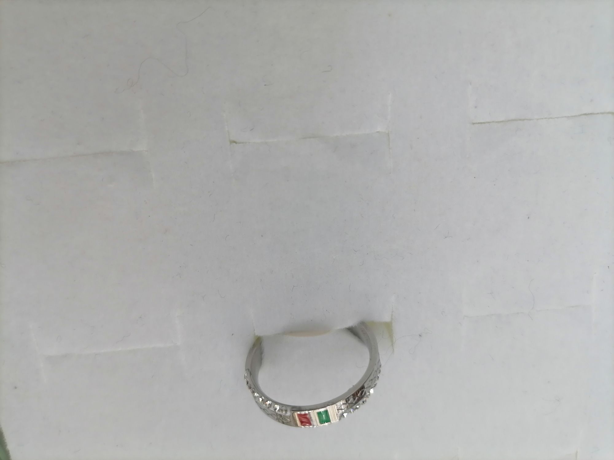 Titanium steel red and green label diamond print ring, available in three colors: gold, silver and rose gold details Picture
