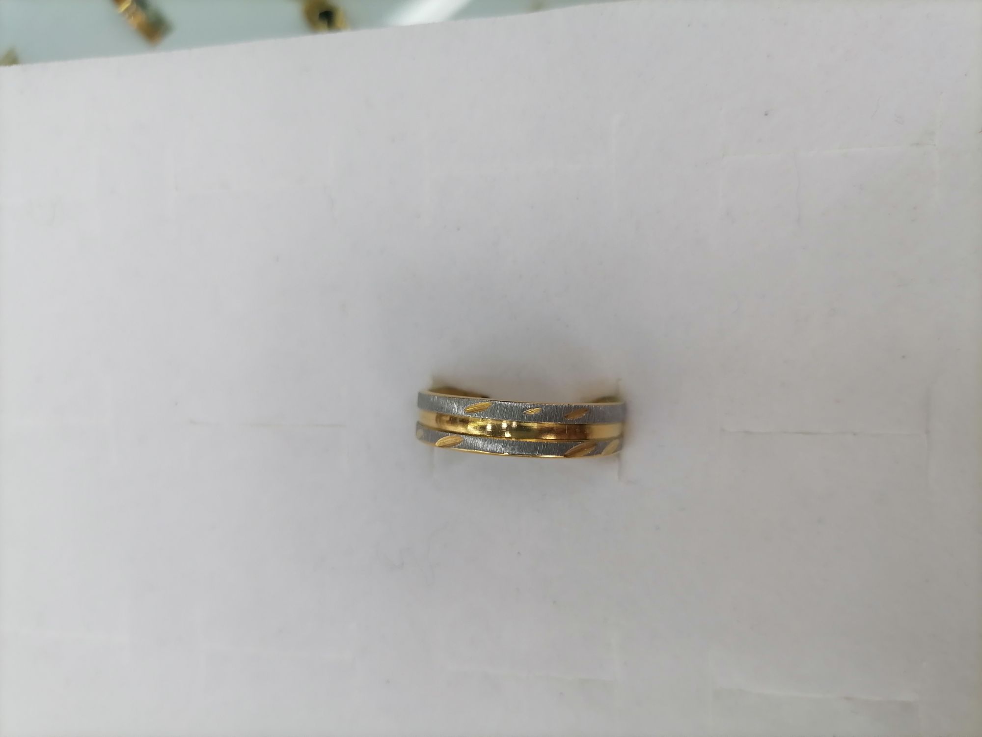 Titanium steel gradient gold outer three-stripe ring Specification image