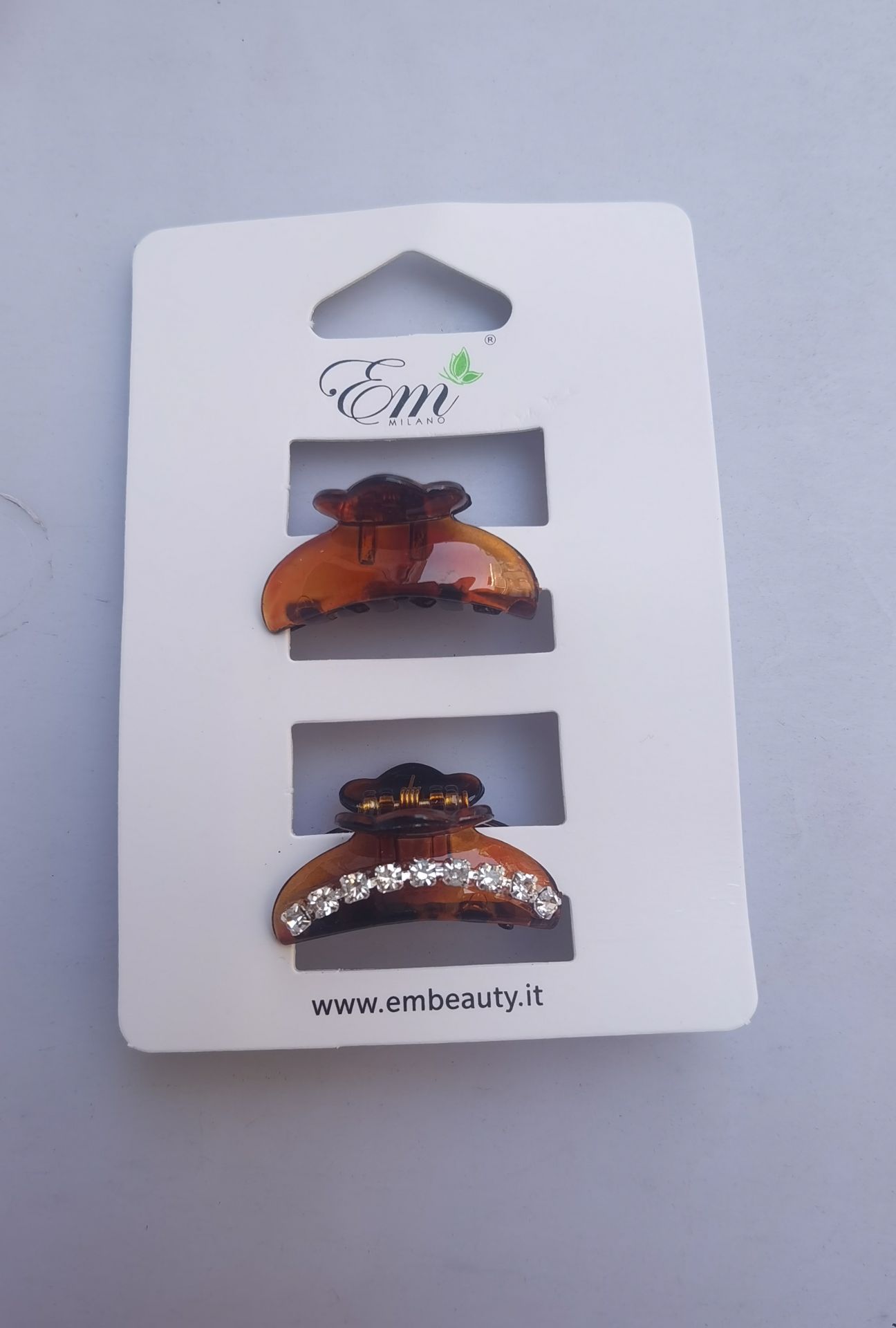 حُصُورٌ بَرَستِيَّةٌ فِي أَقْدَامٍ صَغِيرَةٍ detail image 4