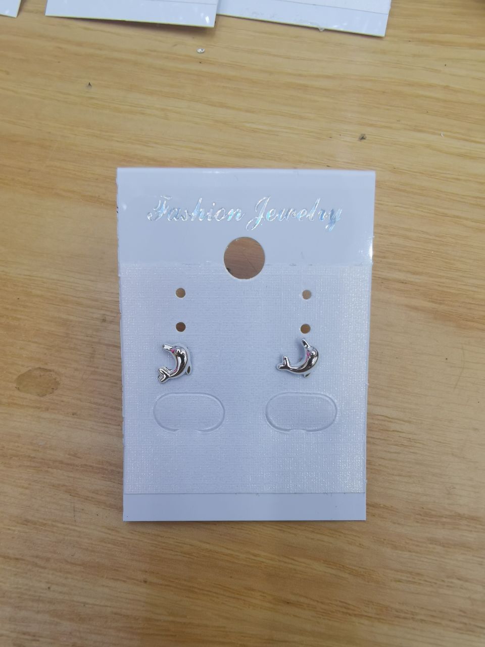 心源饰品，电镀白k，海豚镀银带针，海洋之宝
